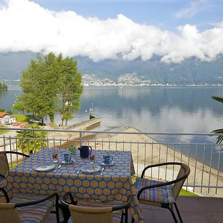 Alla Spiaggia Pino Lago Maggiore